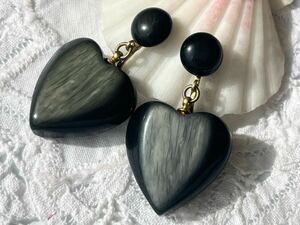 ヴィンテージ ** 揺れるハートモチーフのイヤリング vintage earrings