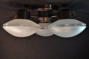 犬10　昭和レトロ　コイズミ　空飛ぶ円盤　UFO　3連機形　すりガラス　シャンデリア形　白熱灯照明　40Wx3　370x370x120ミリ