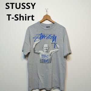 STUSSY Stand Firm T-Shirt フォトグラフィック お爺