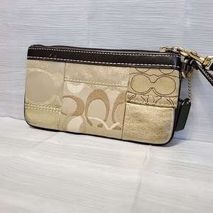 901 即決 COACH コーチ ポーチ リストレット ミニポーチ 小物入れ バッグ収納 メイク シグネチャー レザー ブラウン系 茶色系