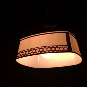 古い照明器具 天井照明 吊り照明 和風 和室照明 白色 プラスチック 幅約205×200㎜ ソケット MATSUSHITA 6A 250V 昭和レトロ 【3411s】