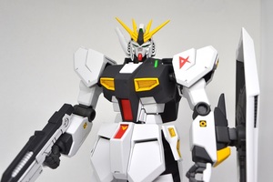 バンダイ★ENTRY GRADE 1/144 νガンダム★塗装済み完成品 ★エントリーグレード／ガンプラ／逆襲のシャア