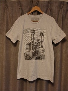 MCエッシャー　オフィシャルTシャツ　M　グレー　Supreme元ネタ　アート　スウェットパーカー　ピカソ　バスキア　キース・ヘリング　ダリ