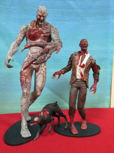 バイオハザード　ＮＥＣＡ　タイラント・ゾンビ・ゾンビ犬　３点