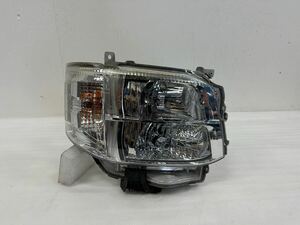 6O18 ハイエース 200 3型 中期 純正 HID ヘッドライト 右 KOITO 26-129 刻印『66』