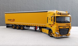 WSI モデル 1/50 DAF XF DOUMENサイドカーテントランスポーター