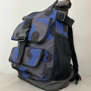 【美品】EMPORIO ARMANI エンポリオアルマーニ リュック バックパック メンズ ビジネス A4/PC可 大容量 柄 ロゴ ナイロン ブルー グレー系