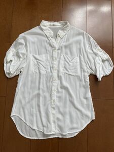 ☆美品☆ アズールベーシック　AZUL basic ORIGINAL GARMENT　レディース半袖シャツ　サイズS ホワイト　白　レーヨン100% 送料210円