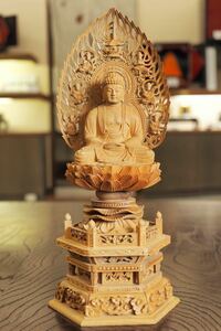 新品 未使用 総白檀 座釈迦 3.0寸 六角飛天光背 上級彫 仏像 仏教美術 釈迦如來