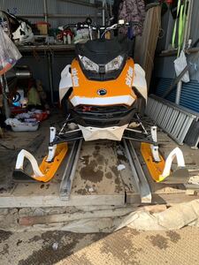 ☆2017年モデル/ski-doo SUMMIT X G4 走行距離3756キロ セルバック付き　スノーモービル　OH済