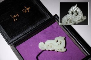 ☆寒椿☆古玉　龍彫刻　寸法約6.5ｃｍｘ約4ｃｍ　（検）古玉彫刻 和田玉 透かし彫り 唐物 中国美術 古玩