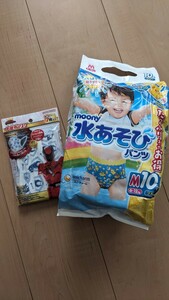 【新品未使用】ムーニー　水あそびパンツ　Mサイズ10枚入　キングオージャーマスク付