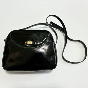 CELINE セリーヌ トリオンフ ゴールド金具 エナメル パテント ショルダーバッグ レザー ブラック 黒 クロスボディ 斜め掛け 1円