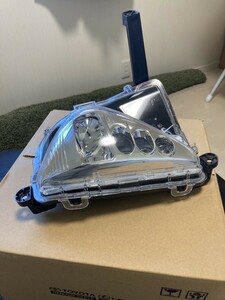 ★格安スタート　プリウス　PRIUS　zvw50 zvw51　zvw55 前期　LED　右フォグランプ★