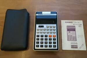 中古品 カシオ電子式卓上計算機 fx-31 緑色蛍光表示管 関数電卓 Scientific Calculator