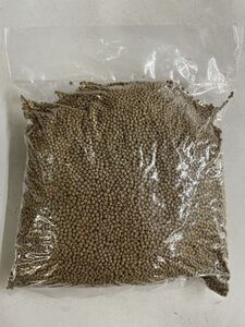 錦鯉のエサ約3mm 小粒 (浮) 1kg　川合観賞魚