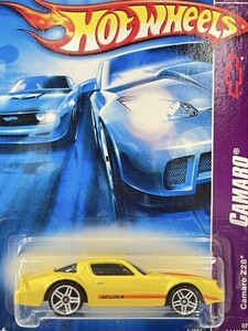 新品未開封 Mattel ホットウィール ミニカー Camaro Z28 保管品 マテル Hot Wheels 旧ロゴ 玩具 カマロ イエロー /255