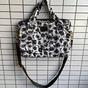 マークバイマークジェイコブス MARC BY MARC JACOBS 2way PCケース パソコン タブレット バッグ　キルティング ショルダーバッグ 花柄 総柄