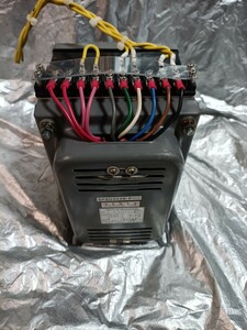 ユタカ電気　定電圧変圧器　一次AC80V-100V　二次AC100V 波形補正型　250VA 2.5A 5P8D0206