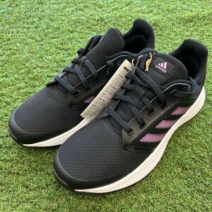 【新品未使用】adidasランニングシューズ レディース　23cm