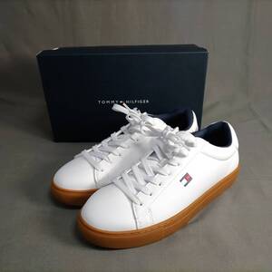 ▲　12/17　281772　TOMMY HILFIGER　トミーヒルフィガー　スニーカー　tmBRECON2　WHITE140　ホワイト　8M　シューズ