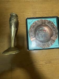 古銅製の仏像花瓶と灰皿レトロセット