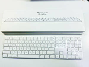 [未使用に近い/現行model] AppleシリコンMacモデル用 Touch ID搭載 Magic Keyboard 白 テンキー付/US配列