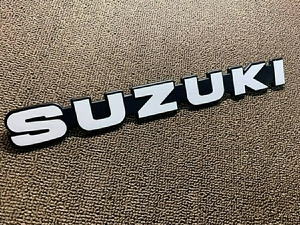 送料無料スズキ純正 SUZUKIエンブレム &純正ナット セット スズキ ジムニーハスラーなどにいかが？旧車