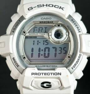 美品 CASIO カシオ G-SHOCK ジーショック G-8900A-7 腕時計 クオーツ デジタル 多機能 ホワイト 高輝度LED ラバーバンド 動作確認済