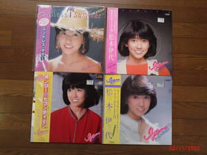 松本伊代中古レコード4枚の出品です