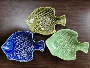 新品●豆皿3枚セット　魚の形●可愛いフィッシュ型●陶器　小皿●カーキ、ミント、ネイビー