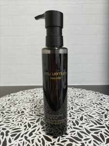 shu　uemura　シュウウエムラ　☆ 　ブラッククレンジングオイル　150ml　☆　毛穴　クレンジング　☆　1度使用のみ