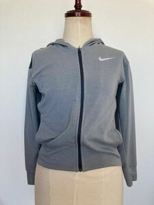 ナイキ ジップアップ パーカー フルジップパーカー　グレー　キッズ　L NIKE 150-160cm 胸囲75cm