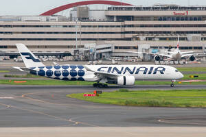 飛行機 デジタル画像 A350 フィンエアー マリメッコ特別塗装機 1