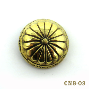 真鍮コンチョ　「菊」　BRASS CHRYSANTHEMUM CONCHO　ねじ式　CNB-09