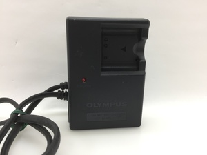 OLYMPUS　バッテリーチャージャー　LI-40C　中古品M-3079