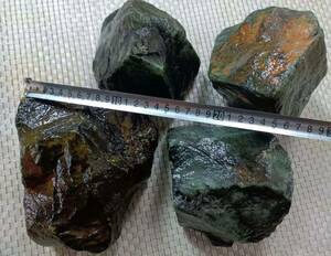精品　高冰帝王緑　翡翠原石　総重さ10キロ