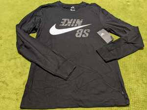 新品未使用 レア NIKESB ロングスリーブ 長袖Tシャツ Mサイズ ロンT ブラック 黒 ナイキ 逆さロゴ