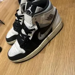 NIKE AIR JORDAN 1 MID WHITE SHADOW