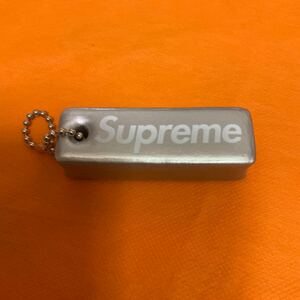 新品未使用　supreme シュプリーム パフィーキーホルダー Keychain キーチェーン シルバー　銀色