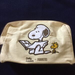 レア非売品　Daily russet×PEANUTS デイリーラシット×スヌーピー コラボ ダブルファスナーポーチ　付録