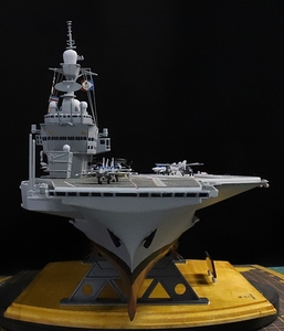 1/400 フランス海軍 最新鋭原子力航空母艦 シャルル・ド・ゴール（Charles de Gaulle） 制作完成品 全長670ｍｍ 