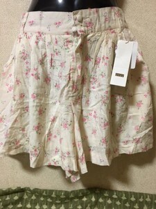 LOWRYS FARM 花柄ショートパンツ　新品タグ付　定価3990円