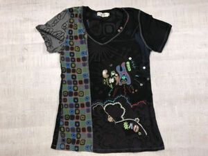 Klin Klin CREAZIONI スパニッシュモード レトロ アート シェルボタン ビーズ刺繍 ワッペン 柄切替 半袖Tシャツ レディース 刺繍 42 黒