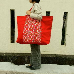 入学、入園！【レギュラーサイズ】新品1900円洗えるマリメッコ調（赤）お昼寝布団バッグ