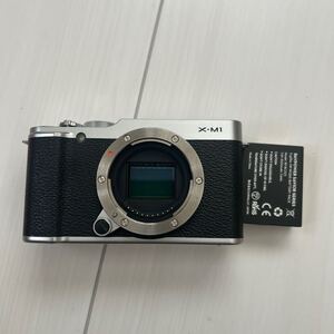 FUJIFILM X-M1 富士フィルム ボディ