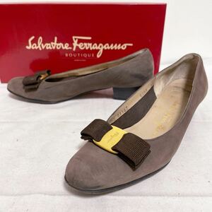 和135★ Salvatore Ferragamo サルヴァトーレフェラガモ パンプス ヒール スエードレザー 6.5 AA レディース ブラウン