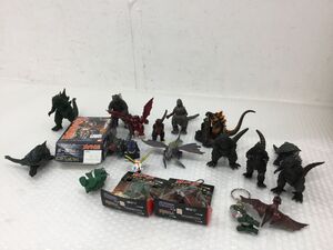 D897-60【ゴジラフィギュアまとめ】ゴジラ名鑑/酒井ゆうじ/Godzilla/ガメラ フィギュアキーホルダー/モスラ/初代ゴジラ/映画/t