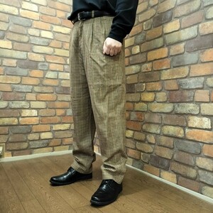 BP3-372【Eddie Bauer】ジャストサイズ チェック柄 2タック スラックスパンツ【W29程度 メンズ S】【モデル175cm】ライトブラウン USA古着