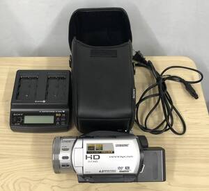 CAM-6【中古・現状品】SONY HANDYCAM HDR-UX1 HD AVCHD 4.0 MEGA PIXELS 　充電・起動確認済み　ケース付き